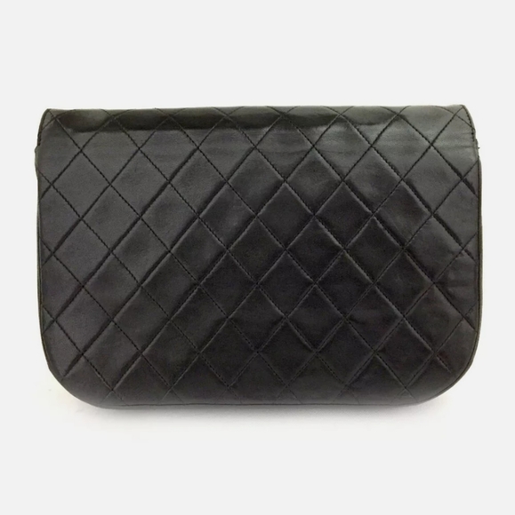 🎉🎉HP🎉🎉Vintage CHANEL Black Half Moon Flap Shoulder Bag - Picture 5 of 12